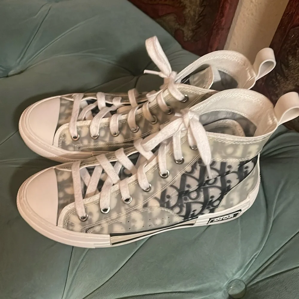 High tops - Picture 1 of 3